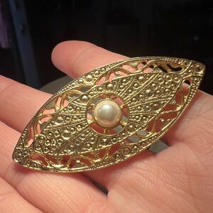 Unique Bargains Gold Filigree Brooch with Pearl Center